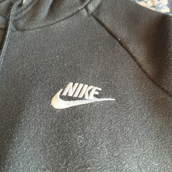 Nike Hoodie. Black. Size Medium. Used and still in great condition. No flaws. - Picture 2 of 7